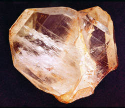写真2 日本式双晶した水晶