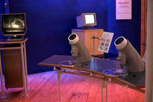 展示用の特殊顕微鏡