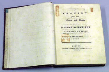 アダム・スミス「国富論」(1776年)初版本